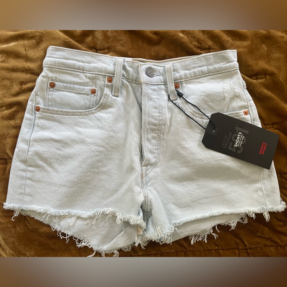 Levis NWT 27 - 501 high rise shorts